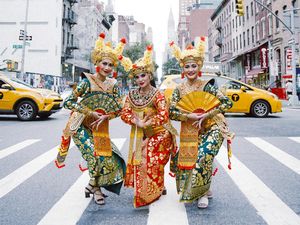 Kelompok Tari Kembalikan Baliku Harumkan Budaya Indonesia di New York Kelompok Tari Kembalikan Baliku Harumkan Budaya Indonesia di New York