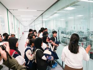 Mahasiswa dari 7 Universitas Lihat Langsung Proses Perakitan HP OPPO