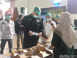 Menpora Dito Tinjau Pengemasan Konsumsi PON Sumut