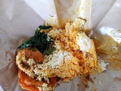Ini Sebabnya Nasi Padang yang Dibungkus Porsinya Lebih Banyak
