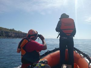 Pencarian Nelayan Jatuh dari Tebing Pantai di Lembata Dihentikan Pencarian Nelayan Jatuh dari Tebing Pantai di Lembata Dihentikan