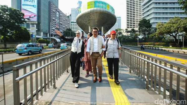 Saat RK Tinjau Halte Tosari Bersama Penyandang Disabilitas