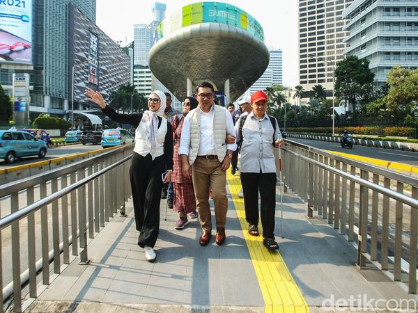 Saat RK Tinjau Halte Tosari Bersama Penyandang Disabilitas