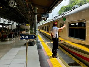Banjir di Grobogan, 10 Perjalanan KA Terlambat Tiba di Stasiun Gambir-Senen Banjir di Grobogan, 10 Perjalanan KA Terlambat Tiba di Stasiun Gambir-Senen