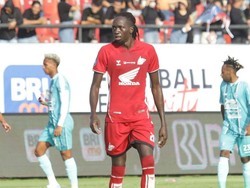 Tito Okello Tempuh 9.492 Km untuk Gabung PSM Vs Arema FC di Liga 1 2024/2025