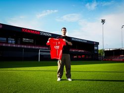 Thom Haye Resmi Bergabung ke Almere City
