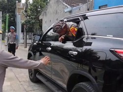 Heboh Aksi AKBP Condro Sasongko, Kapolres Lucu Bertingkah Bak Srimulat