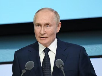 Putin dan Presiden Iran Bertemu di Turkmenistan