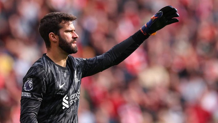 LIVERPOOL, ENGLAND - SEPTEMBER 14: Alisson Becker of Liverpool during the Premier League match between Liverpool FC and Nottingham Forest FC at Anfield on September 14, 2024 in Liverpool, England. (Photo by Robbie Jay Barratt - AMA/Getty Images)