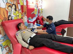 Satlantas Polres Probolinggo Peringati HUT Lantas dengan Donor Darah