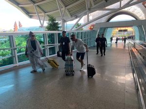 Turis Rusia-Ukraina Kompak Berulah di Bali, Diusir gegara Kerjaan-Overstay