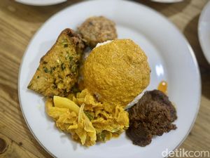 Kelezatan Rendang RM Tabik Salero yang Pakai Rempah Asli Bukittinggi