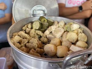 Harus Antre! Siomay Viral di Gading Serpong, Ludes 25 Kg dalam 2 Jam Harus Antre! Siomay Viral di Gading Serpong, Ludes 25 Kg dalam 2 Jam