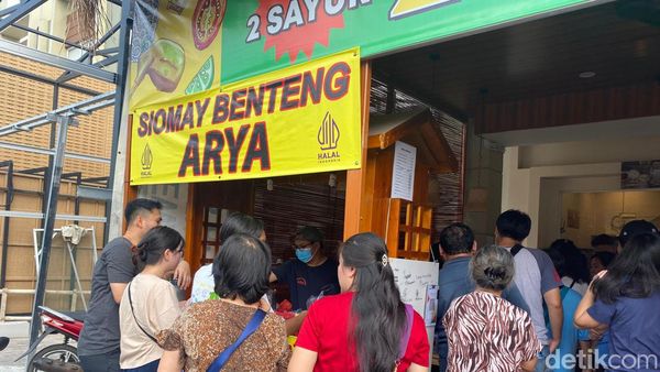 Siomay Viral di Gading Serpong Ini Bisa Ludes dalam 2 Jam