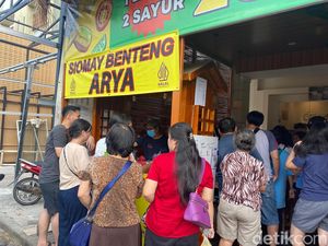 Siomay Viral di Gading Serpong Ini Bisa Ludes dalam 2 Jam Siomay Viral di Gading Serpong Ini Bisa Ludes dalam 2 Jam