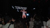 Swifties Semangat Banget Karaokean di dEras Vaganza!