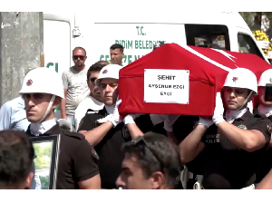 Momen Pemakaman Jenazah Aktivis Turki-AS yang Dibunuh Tentara Israel