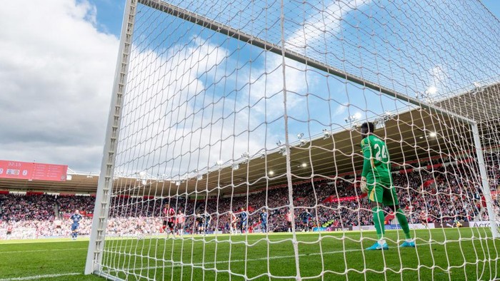  Andre Onana of Manchester United looks on as Cameron Archer of Southampton prepares to take his sides penalty during the Premier League match between Southampton FC and Manchester United FC at St Mary's Stadium on September 14, 2024 in Southampton, England. (Photo by Ash Donelon/Manchester United via Getty Images)