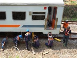KA Walahar Anjlok di Purwakarta, Penumpang Dengar Suara Gemuruh