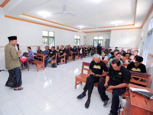 Gus Makki Serap Aspirasi Lintas Iman Saat Bertemu 47 Pemuka Agama Banyuwangi Gus Makki Serap Aspirasi Lintas Iman Saat Bertemu 47 Pemuka Agama Banyuwangi