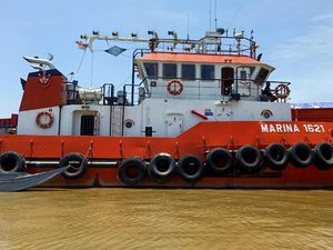 Ini Dugaan Penyebab Tongkang Batu Bara Senggol Tiang Jembatan Lalan