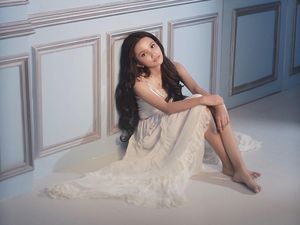 Kylea Leendert Dekap Penyesalan Cinta Pertama Lewat Terlambat Sudah