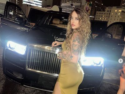 Foto Model Seksi Kontroversial Nyetir Sambil Mabuk Sebabkan 2 Orang Meninggal