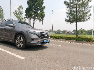 Jangan Kaget! Pajak Mobil Listrik Mercedes-Benz EQB Nggak Sampai Rp 150 Ribu Jangan Kaget! Pajak Mobil Listrik Mercedes-Benz EQB Nggak Sampai Rp 150 Ribu