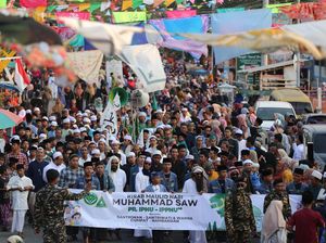 Meriahnya Kirab Maulid Nabi di Surabaya Meriahnya Kirab Maulid Nabi di Surabaya