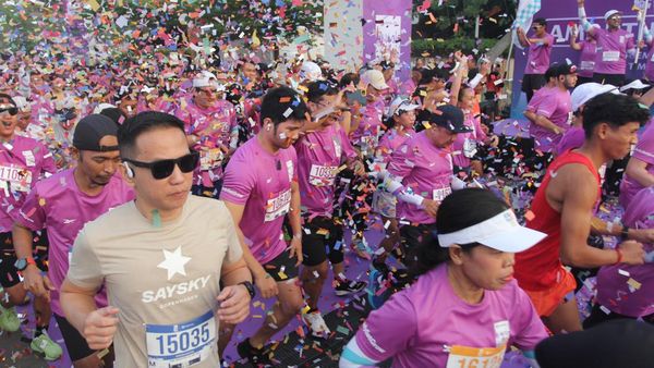 Meriahnya Ribuan Pelari Ikut Fun Run di GBK