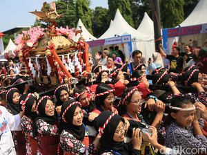 Serunya Ikut Mengarak Mikoshi di Jak-Japan Matsuri 2024