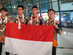 Hebat! Siswa RI Boyong 4 Medali di Olimpiade Informatika Dunia