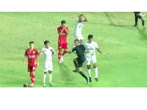 Wasit Sepakbola PON XXI Dipukul Pemain, PSSI Bakal Investigasi Wasit Sepakbola PON XXI Dipukul Pemain, PSSI Bakal Investigasi