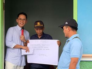 Bacabup Lampsel Radityo Egi Beri Bantuan Tiang Listrik ke Dusun Rajawali Natar Bacabup Lampsel Radityo Egi Beri Bantuan Tiang Listrik ke Dusun Rajawali Natar