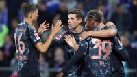 Bayern Munich juga belum terbendung di Liga Jerman. Tiga kemenangan beruntun sudah mereka raih di bawah asuhan Vincent Kompany dan memimpin klasemen dengan 9 poin. Foto: Getty Images/Sebastian El-Saqqa - firo sportp