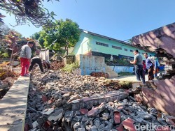 Benteng SD di Padalarang Usai Ambruk Diguncang Gempa M 5,3 Sukabumi
