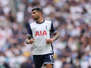Bek Tottenham Hotspur Ini Beri Sindiran soal Jet Pribadi, untuk Siapa? Bek Tottenham Hotspur Ini Beri Sindiran soal Jet Pribadi, untuk Siapa?