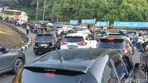 Potret Macet Horor di Jalur Puncak