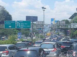 Polisi Berlakukan Car Free Night Saat Malam Tahun Baru di Puncak Bogor Polisi Berlakukan Car Free Night Saat Malam Tahun Baru di Puncak Bogor