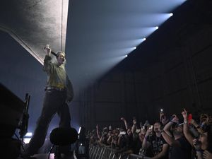 Video: Tipe-tipe Penonton di Konser Linkin Park Video: Tipe-tipe Penonton di Konser Linkin Park