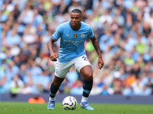 Jadwal Makin Padat, Bek City Mungkin Akan Pensiun Cepat