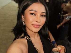 Mutia Ayu Hoki Bertubi-tubi: Dilihatin, Disenyumin dan Di-repost Bruno Mars