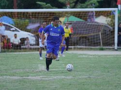 Buka Turnamen Sepak Bola Korpri Se-Sumut, Bobby Disambut Warga Samosir