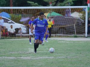 Buka Turnamen Sepak Bola Korpri Se-Sumut, Bobby Disambut Warga Samosir