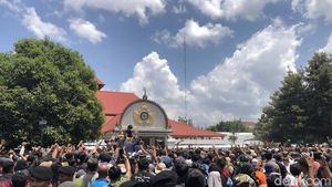 Potret Meriahnya Garebeg Mulud di Pelataran Masjid Gedhe Keraton Yogyakarta