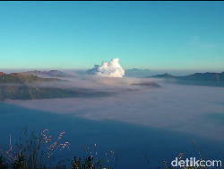 Heboh Awan Kinton Jatuh di Kalimantan, Ini Kata BMKG