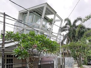 Cerita di Balik Pembangunan Rumah Miring 70 Derajat di Kawasan Elit Jakarta Cerita di Balik Pembangunan Rumah Miring 70 Derajat di Kawasan Elit Jakarta