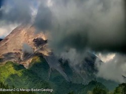 Gunung Merapi Muntahkan Awan Panas 1,1 Km Sore Ini