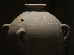 Guci Kuno yang Dipecahkan Bocah 4 Tahun Itu Dipamerkan Lagi di Israel