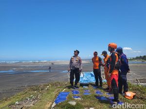 Area Pencarian Pelajar Tenggelam di Pantai Cemara Diperluas Area Pencarian Pelajar Tenggelam di Pantai Cemara Diperluas